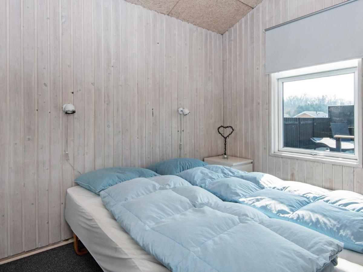 9 Person Holiday Home In Juelsminde Sonderby  外观 照片