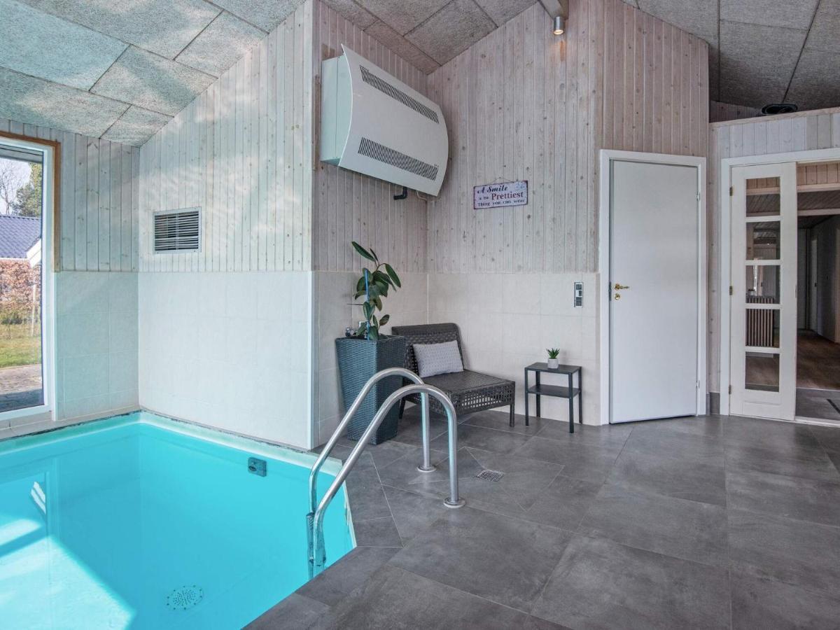 9 Person Holiday Home In Juelsminde Sonderby  外观 照片