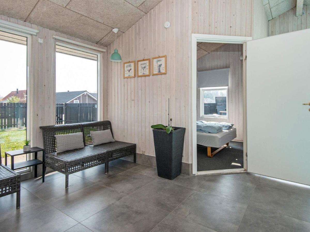 9 Person Holiday Home In Juelsminde Sonderby  外观 照片