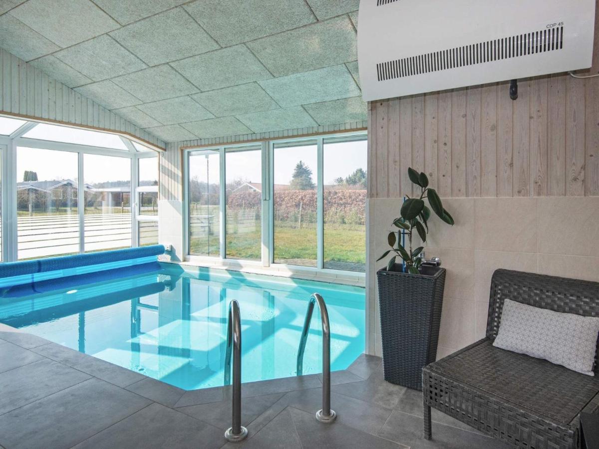 9 Person Holiday Home In Juelsminde Sonderby  外观 照片