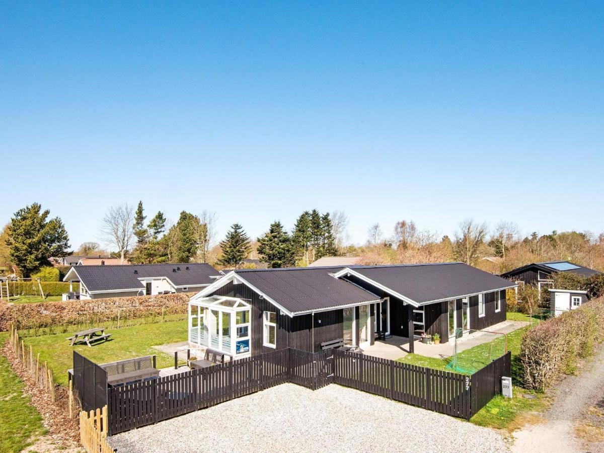 9 Person Holiday Home In Juelsminde Sonderby  外观 照片