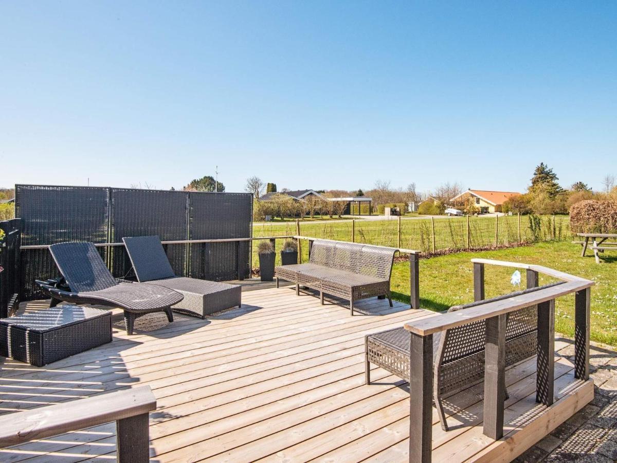 9 Person Holiday Home In Juelsminde Sonderby  外观 照片