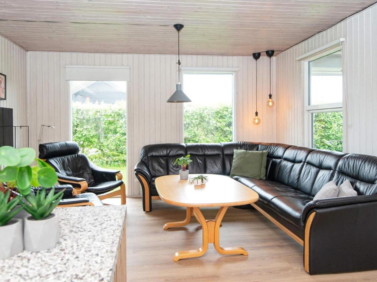 9 Person Holiday Home In Juelsminde Sonderby  外观 照片