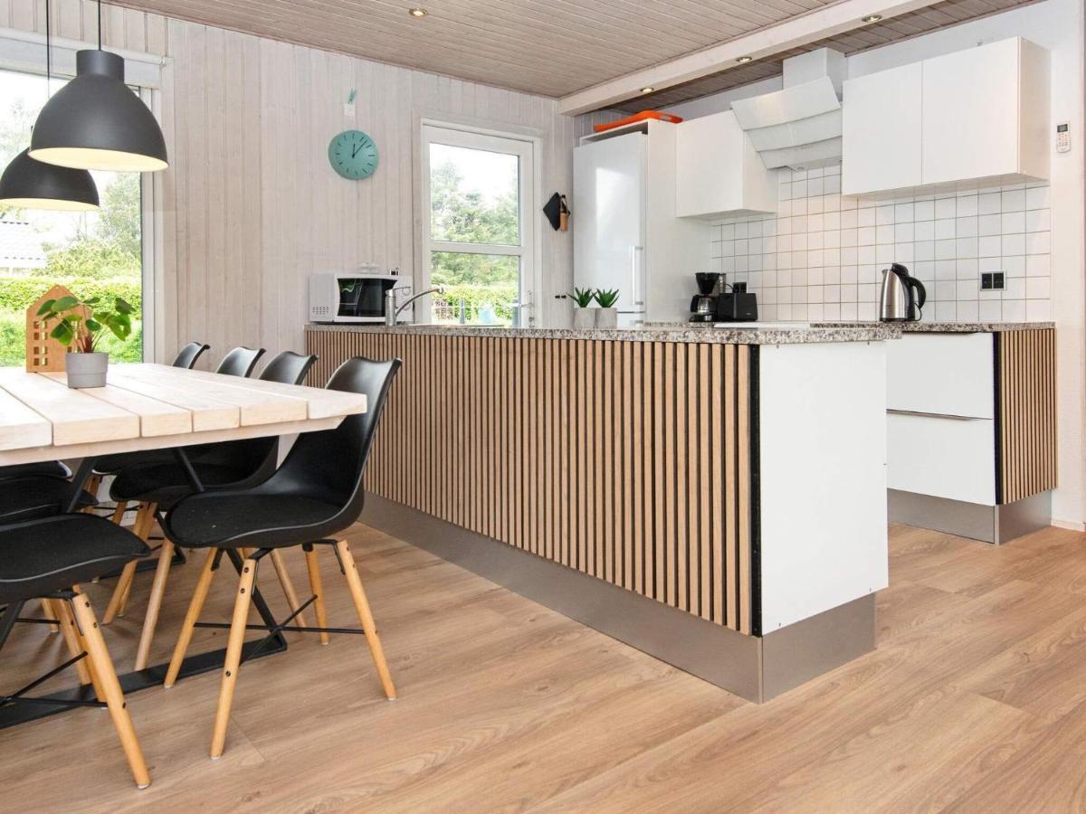 9 Person Holiday Home In Juelsminde Sonderby  外观 照片